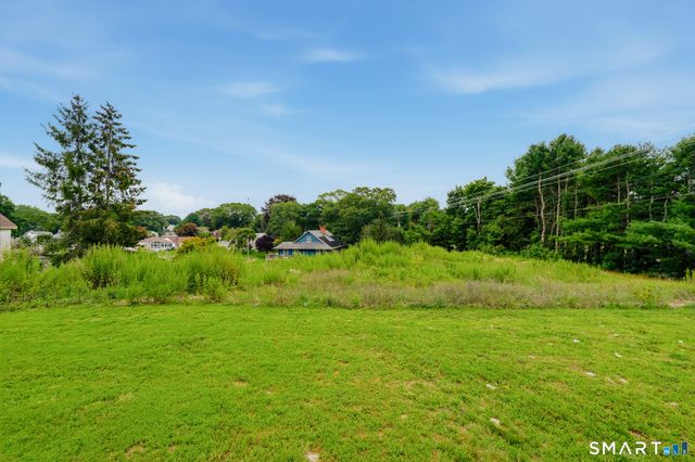 81 Essex Road, Old Saybrook, CT 06475