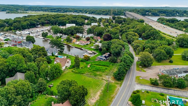 81 Essex Road, Old Saybrook, CT 06475