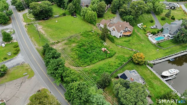 81 Essex Road, Old Saybrook, CT 06475