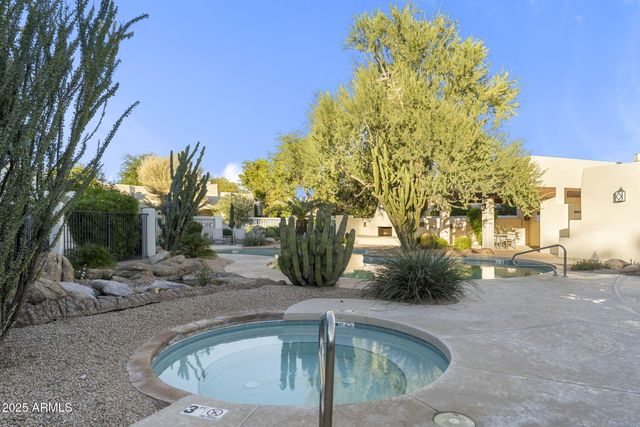 5101 N CASA BLANCA Drive 317, Paradise Valley, AZ 85253