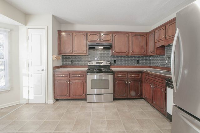 2000 Tynewood Drive, Clarksville, TN 37042