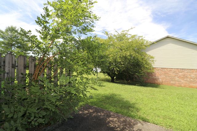 2000 Tynewood Drive, Clarksville, TN 37042