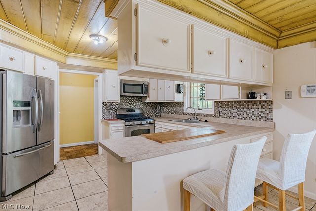 477 Snavely Road, Richmond Heights, OH 44143