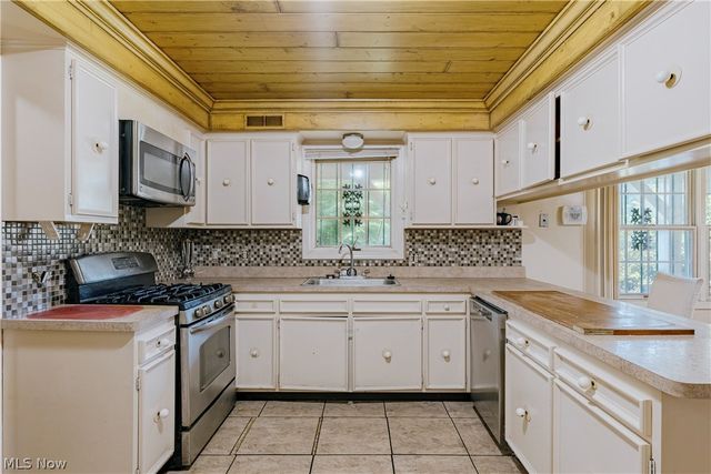 477 Snavely Road, Richmond Heights, OH 44143