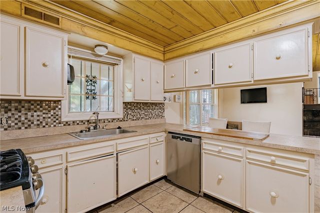 477 Snavely Road, Richmond Heights, OH 44143