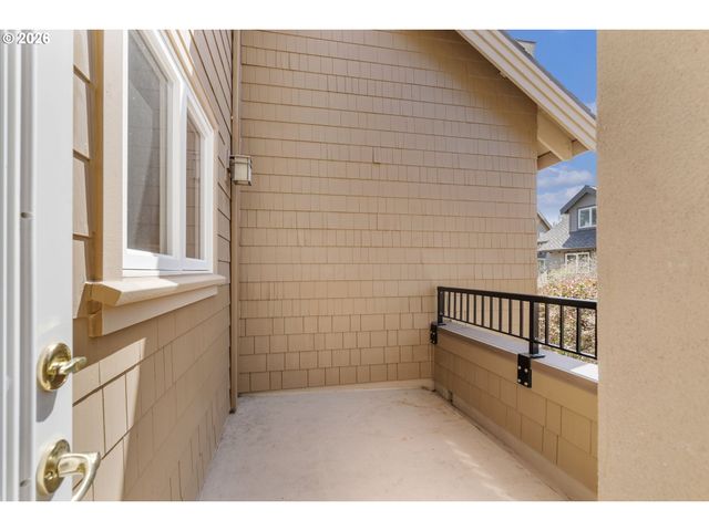 10247 Nw VILLAGE HEIGHTS Dr, Portland, OR 97229