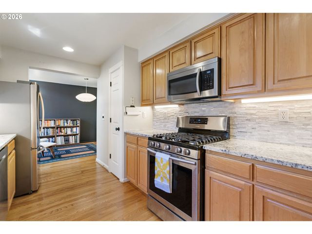 10247 Nw VILLAGE HEIGHTS Dr, Portland, OR 97229