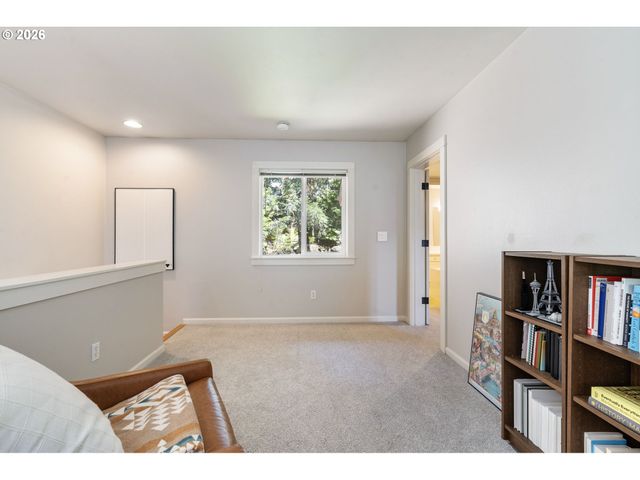 10247 Nw VILLAGE HEIGHTS Dr, Portland, OR 97229