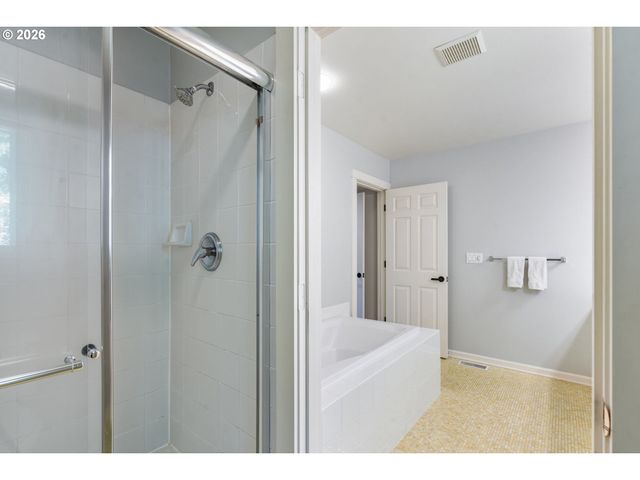 10247 Nw VILLAGE HEIGHTS Dr, Portland, OR 97229
