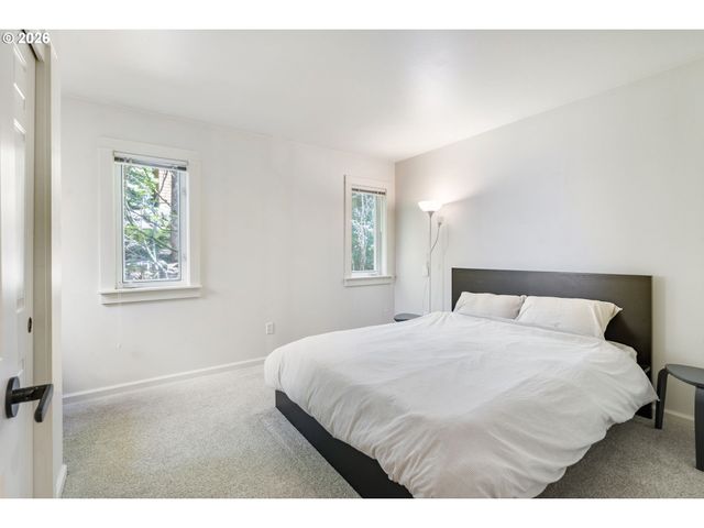 10247 Nw VILLAGE HEIGHTS Dr, Portland, OR 97229