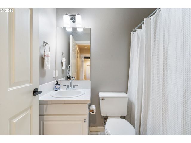 10247 Nw VILLAGE HEIGHTS Dr, Portland, OR 97229
