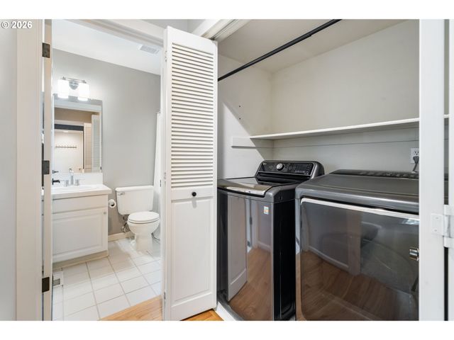 10247 Nw VILLAGE HEIGHTS Dr, Portland, OR 97229