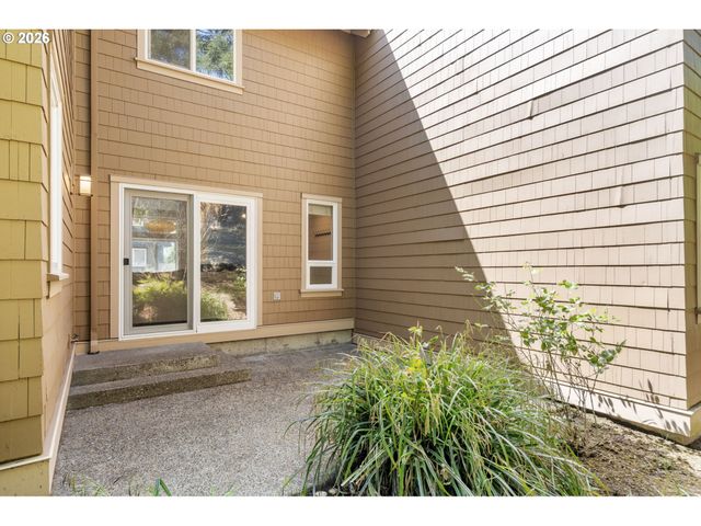 10247 Nw VILLAGE HEIGHTS Dr, Portland, OR 97229
