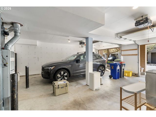 10247 Nw VILLAGE HEIGHTS Dr, Portland, OR 97229