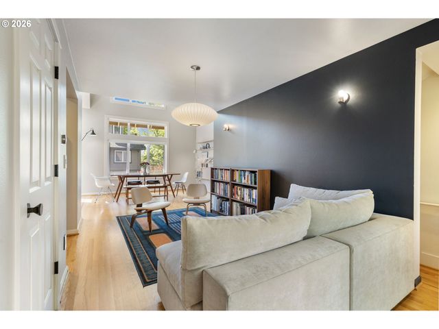 10247 Nw VILLAGE HEIGHTS Dr, Portland, OR 97229