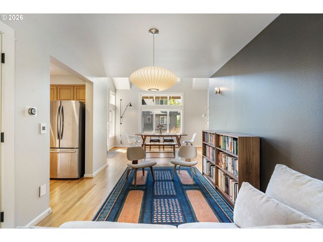 10247 Nw VILLAGE HEIGHTS Dr, Portland, OR 97229