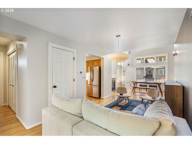 10247 Nw VILLAGE HEIGHTS Dr, Portland, OR 97229