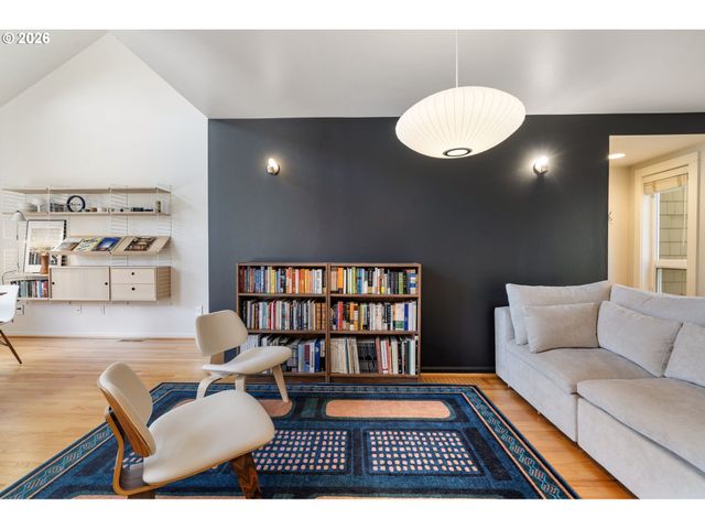 10247 Nw VILLAGE HEIGHTS Dr, Portland, OR 97229