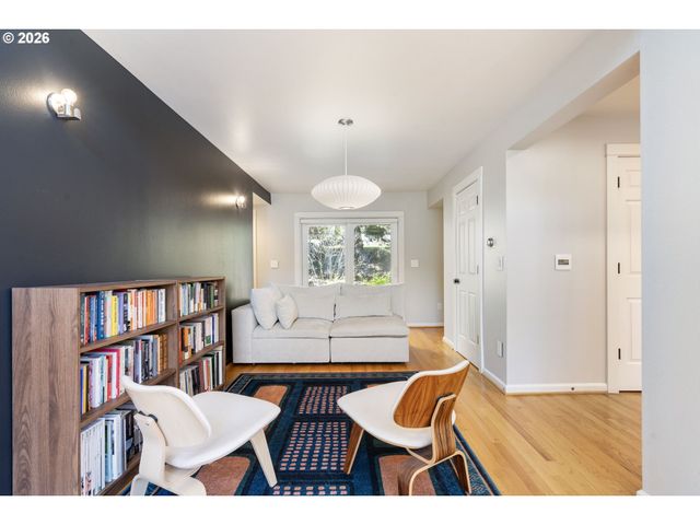 10247 Nw VILLAGE HEIGHTS Dr, Portland, OR 97229