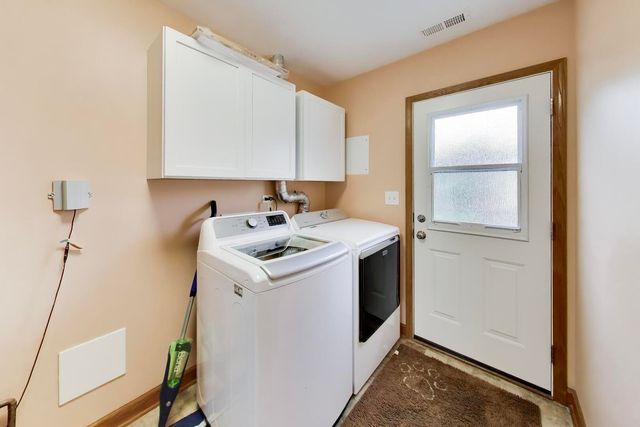 519 Kenyon Avenue, Romeoville, IL 60446