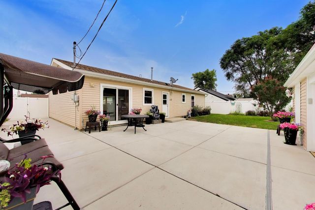519 Kenyon Avenue, Romeoville, IL 60446