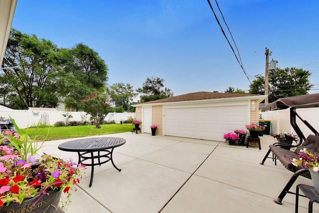 519 Kenyon Avenue, Romeoville, IL 60446