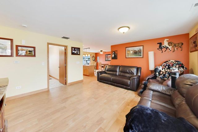 519 Kenyon Avenue, Romeoville, IL 60446