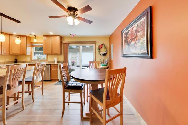 519 Kenyon Avenue, Romeoville, IL 60446