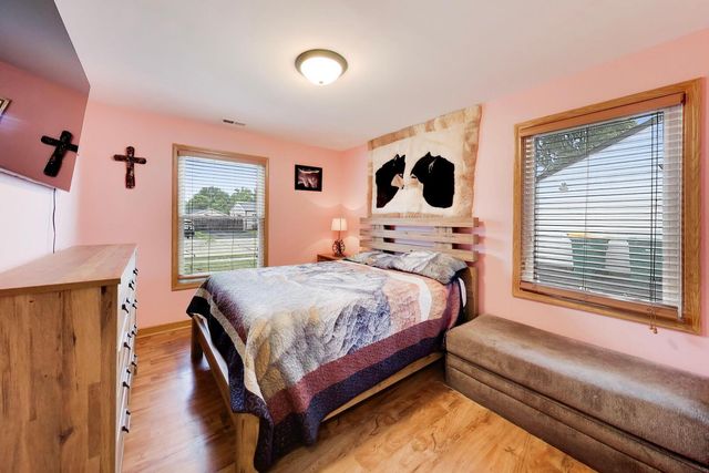 519 Kenyon Avenue, Romeoville, IL 60446