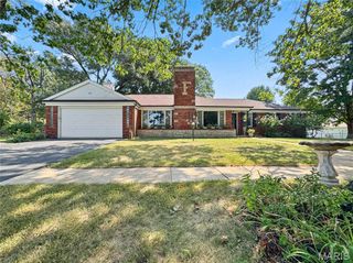 408 N Moore Street, Waterloo, IL 62298
