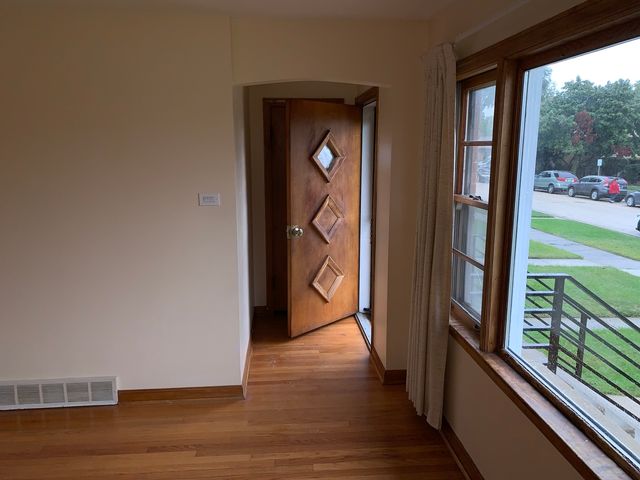 3826 Clarence Avenue, Berwyn, IL 60402