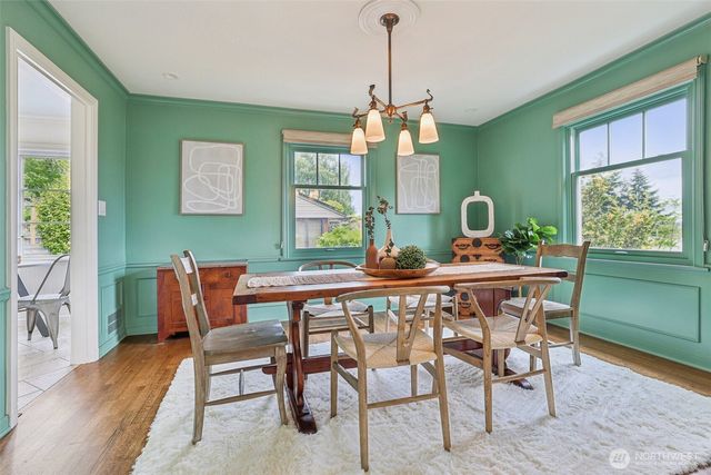 16255 38th Avenue NE, Lake Forest Park, WA 98155