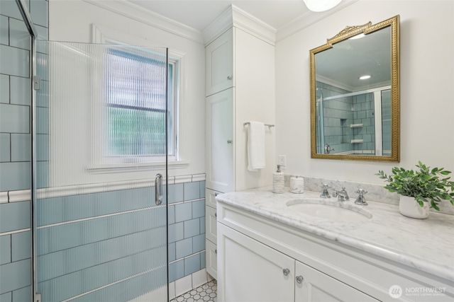 16255 38th Avenue NE, Lake Forest Park, WA 98155