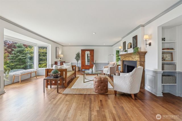 16255 38th Avenue NE, Lake Forest Park, WA 98155