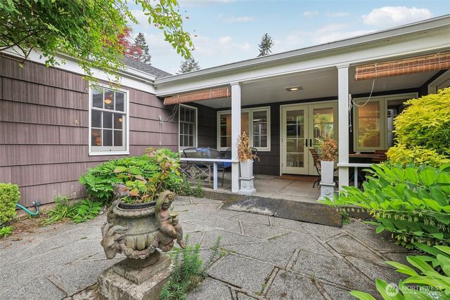 16255 38th Avenue NE, Lake Forest Park, WA 98155