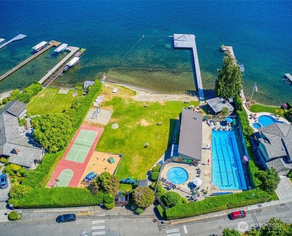 16255 38th Avenue NE, Lake Forest Park, WA 98155