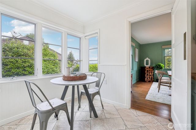 16255 38th Avenue NE, Lake Forest Park, WA 98155