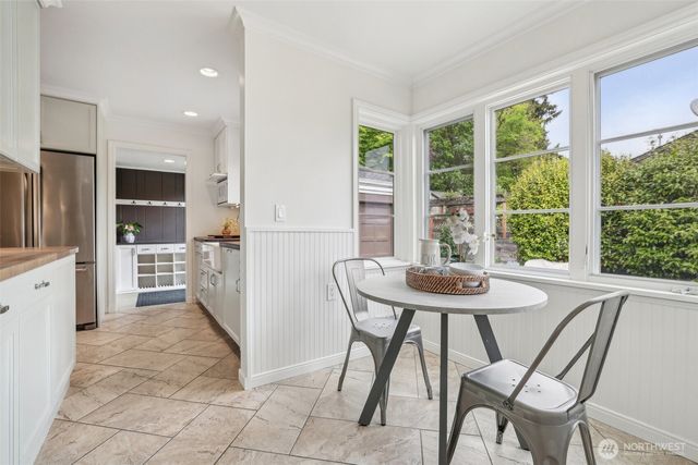 16255 38th Avenue NE, Lake Forest Park, WA 98155