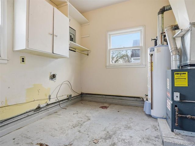 20044 Seminole, Redford, MI 48240