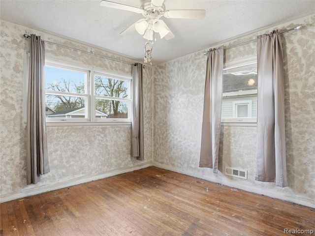 20044 Seminole, Redford, MI 48240