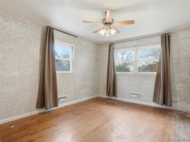 20044 Seminole, Redford, MI 48240