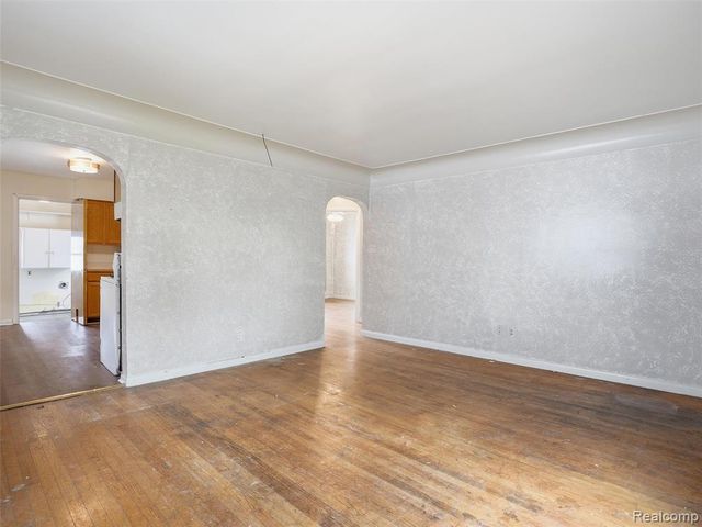 20044 Seminole, Redford, MI 48240