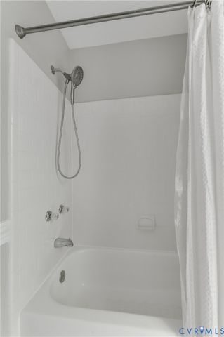 510 Red Maple Dr, Manakin Sabot, VA 23103