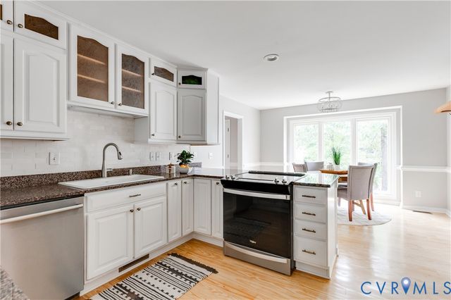 510 Red Maple Dr, Manakin Sabot, VA 23103
