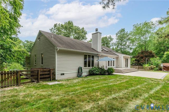 510 Red Maple Dr, Manakin Sabot, VA 23103