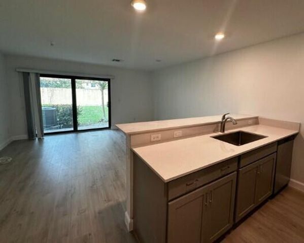 4208 Napoli Lake Drive, Riviera Beach, FL 33410