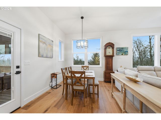 2135 37TH Pl, Springfield, OR 97477