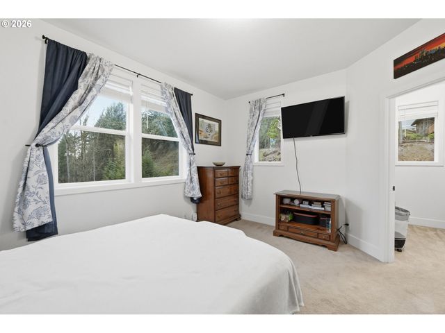 2135 37TH Pl, Springfield, OR 97477