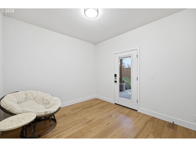 2135 37TH Pl, Springfield, OR 97477