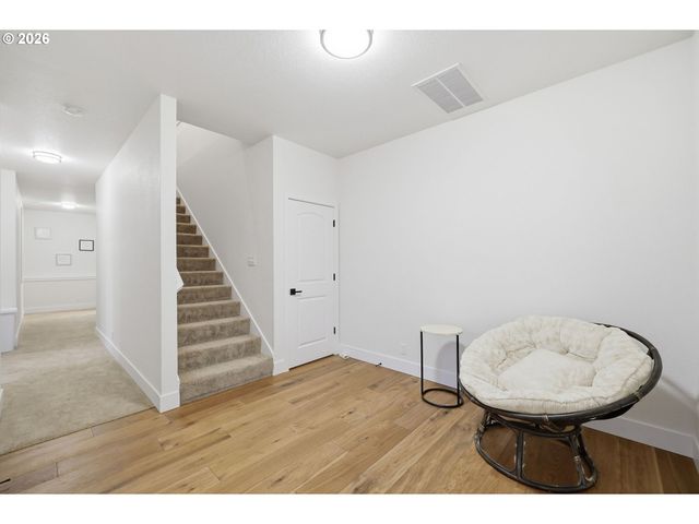 2135 37TH Pl, Springfield, OR 97477